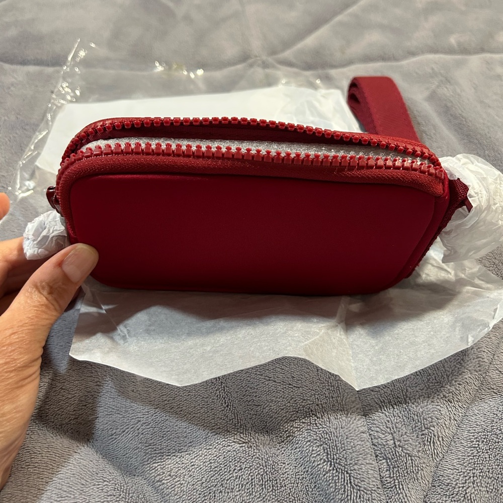 BRAND NEW DAGNE DOVER SEPHORA CROSSBODY BAG WITH PLACE FOR PHONE & CREDIT CARDS - Picture 2 of 9